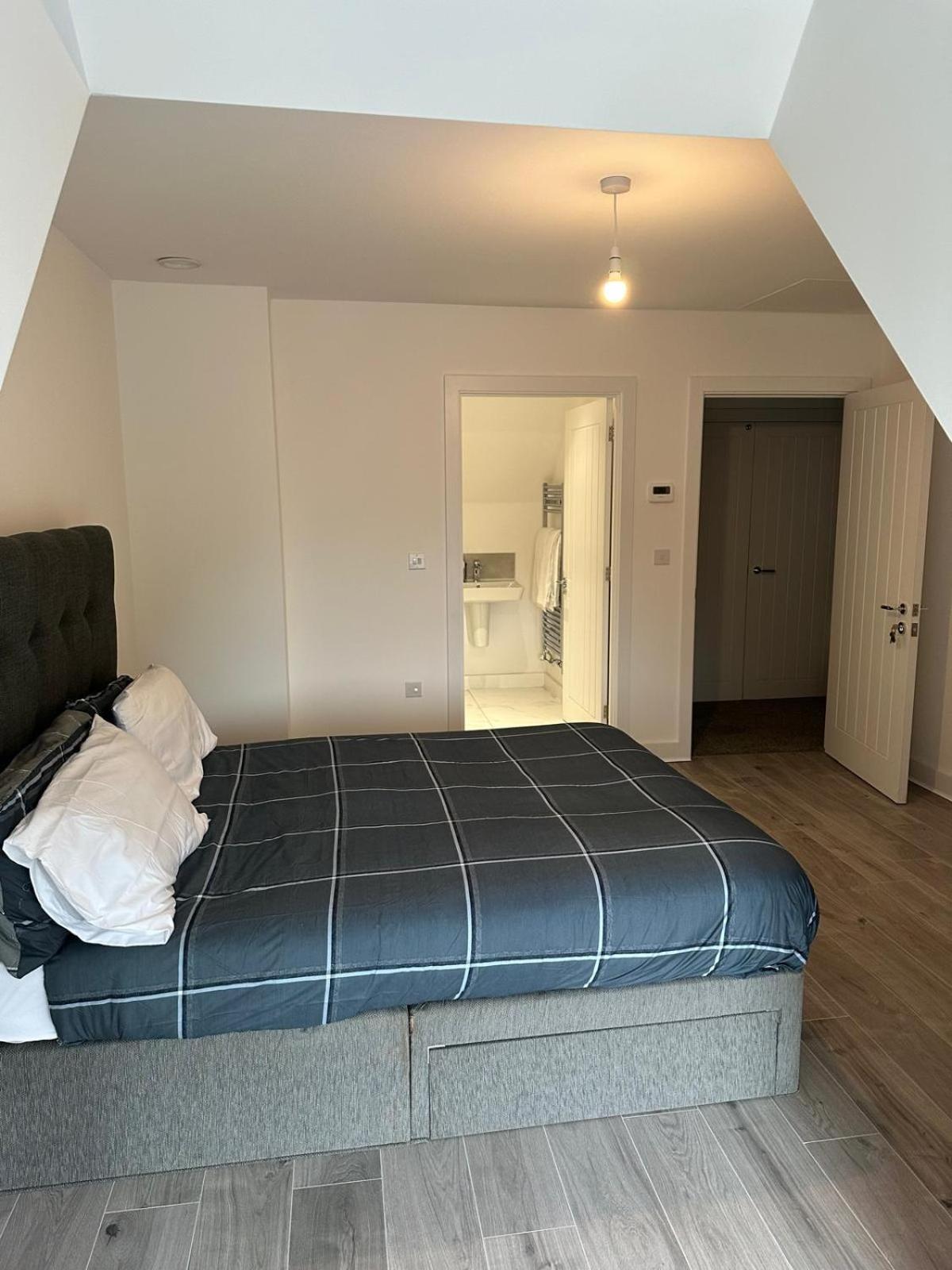 Lush King Ensuite In A Shared Home Manchester Esterno foto