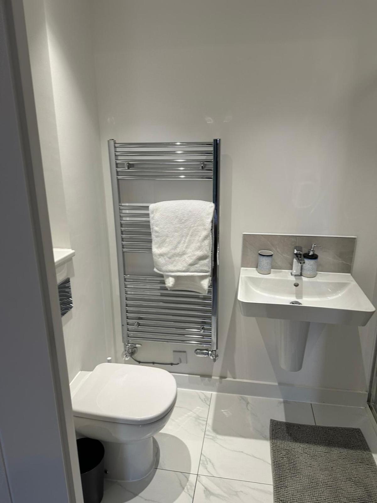 Lush King Ensuite In A Shared Home Manchester Esterno foto