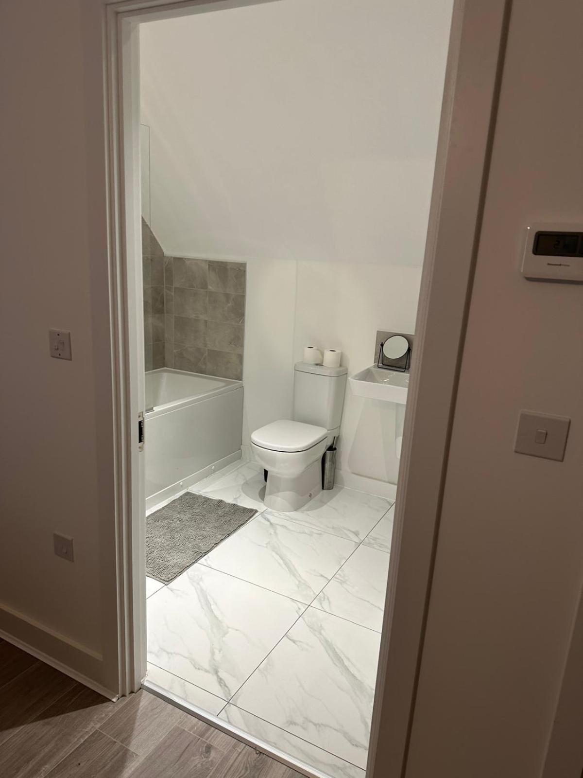 Lush King Ensuite In A Shared Home Manchester Esterno foto